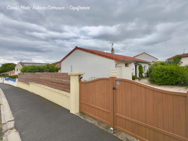 Maison individuelle de plain pied, 5 pièces LE CENDRE (63) avec jardin. Une belle opportunité de rénovation au cœur d'un secteur recherché