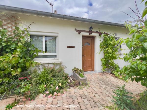 Maison individuelle de plain pied, 5 pièces LE CENDRE (63) avec jardin. Une belle opportunité de rénovation au cœur d'un secteur recherché