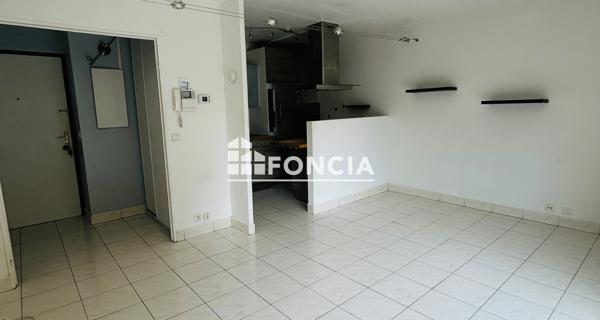 Location Studio 38.19 m² - Savigny-sur-orge 91600