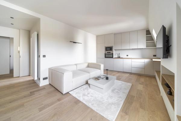 Appartement Paris 7 e - TOUR MAUBOURG