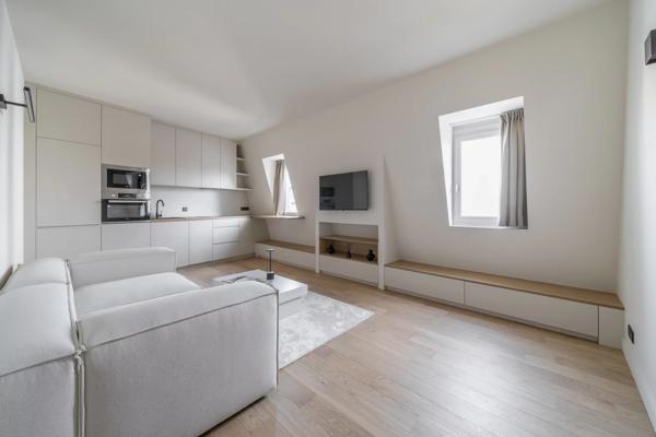 Appartement Paris 7 e - TOUR MAUBOURG