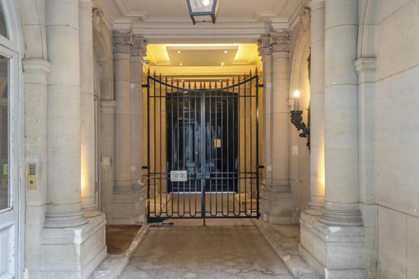 Appartement Paris 7 e - TOUR MAUBOURG