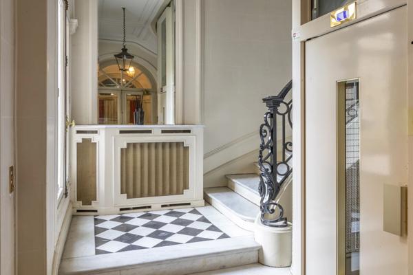 Appartement Paris 7 e - TOUR MAUBOURG
