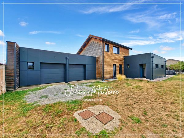 St-Just-St-Rambert, maison d'architecte 147 m², 4 chambres, garage double sur terrain de 985 m²
