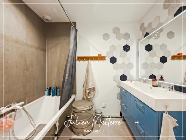 St-Just-St-Rambert, maison d'architecte 147 m², 4 chambres, garage double sur terrain de 985 m²