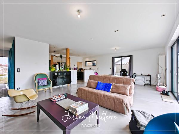 St-Just-St-Rambert, maison d'architecte 147 m², 4 chambres, garage double sur terrain de 985 m²