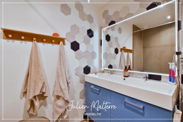 St-Just-St-Rambert, maison d'architecte 147 m², 4 chambres, garage double sur terrain de 985 m²