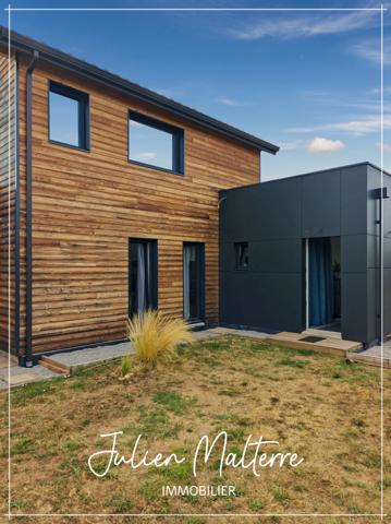 St-Just-St-Rambert, maison d'architecte 147 m², 4 chambres, garage double sur terrain de 985 m²