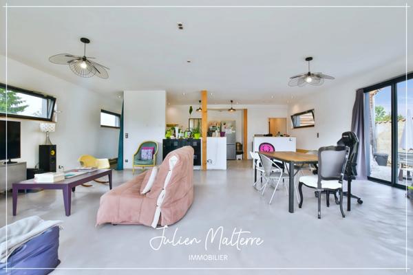 St-Just-St-Rambert, maison d'architecte 147 m², 4 chambres, garage double sur terrain de 985 m²