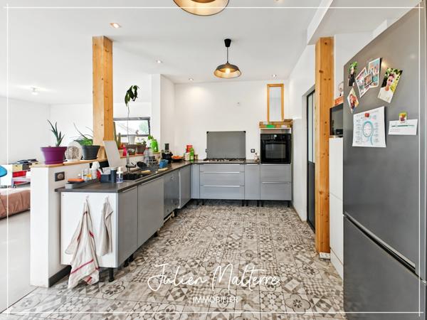 St-Just-St-Rambert, maison d'architecte 147 m², 4 chambres, garage double sur terrain de 985 m²