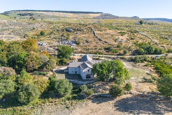 Ancienne ferme caussenarde de caractère ? Entièrement restaurée, vue exceptionnelle Pont de montvert sud mont lozere