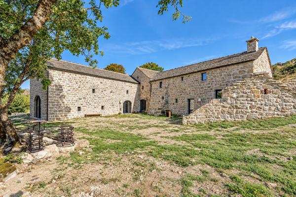 Ancienne ferme caussenarde de caractère ? Entièrement restaurée, vue exceptionnelle Pont de montvert sud mont lozere