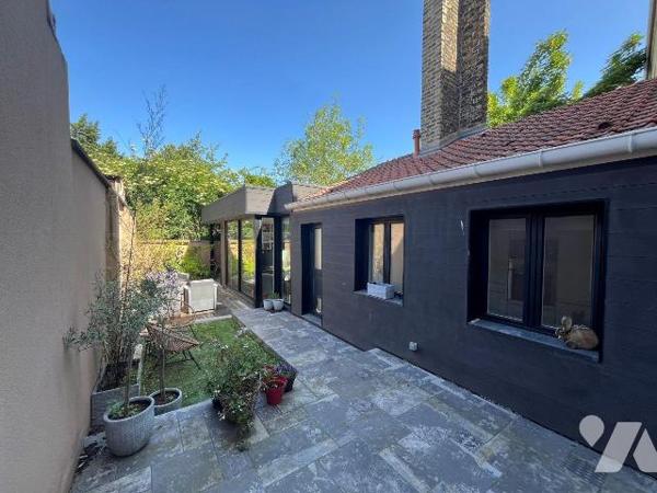 MAISON 167 M2 HABITABLES - 3 CHAMBRES - 2 SALLES DE BAINS - EXTERIEUR - A VENDRE - 59240 ROSEND...