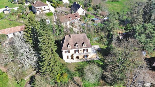 Maison de caractère à Sarlat avec appartement de 200 m2