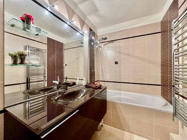 A vendre appartement de type 2 à Paris 75016 - Terrasse - Jardin - AUTEUIL