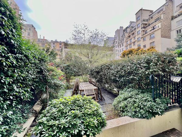 A vendre appartement de type 2 à Paris 75016 - Terrasse - Jardin - AUTEUIL