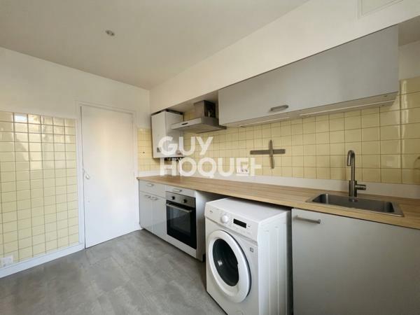 LOCATION T2 NON MEUBLÉ - COTE PAVÉE - BALCON - GARAGE