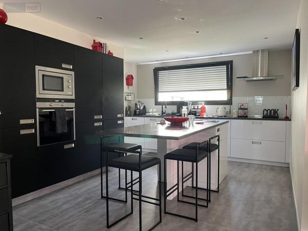 Maison à vendre à Bonchamp-lès-Laval en Mayenne (53960), ref : 53003-183