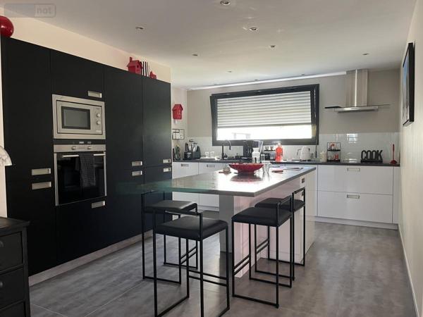 Maison à vendre à Bonchamp-lès-Laval en Mayenne (53960), ref : 53003-183