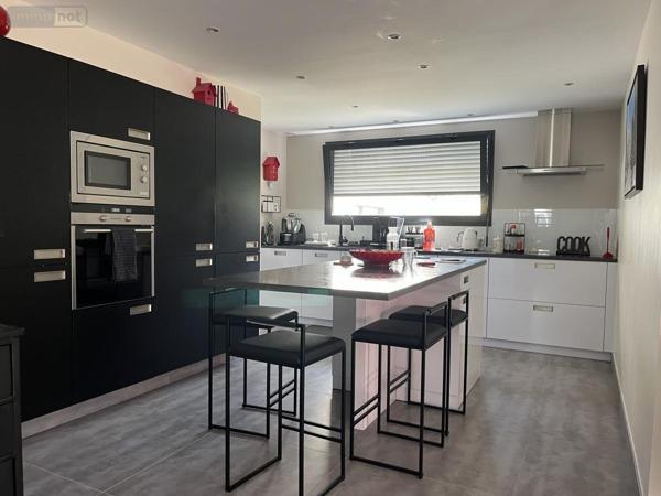 Maison à vendre à Bonchamp-lès-Laval en Mayenne (53960), ref : 53003-183