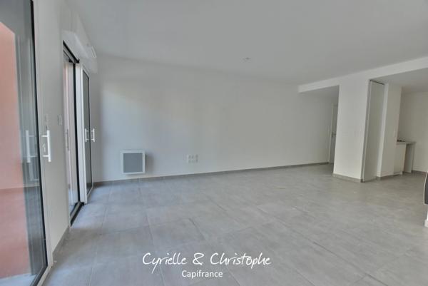 Dpt Hérault (34), à louer MONTPELLIER appartement T1 39m2 avec loggia de 11,6m2 - Dernier étage