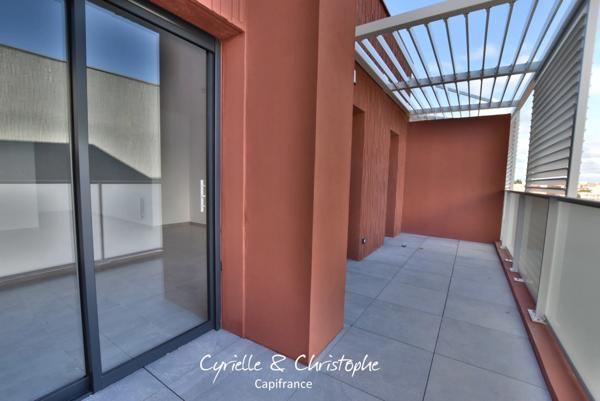 Dpt Hérault (34), à louer MONTPELLIER appartement T1 39m2 avec loggia de 11,6m2 - Dernier étage