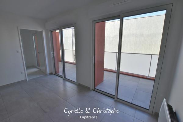Dpt Hérault (34), à louer MONTPELLIER appartement T1 39m2 avec loggia de 11,6m2 - Dernier étage