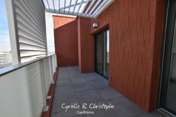 Dpt Hérault (34), à louer MONTPELLIER appartement T1 39m2 avec loggia de 11,6m2 - Dernier étage