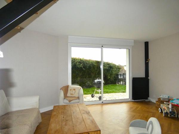 Maison rénovée de 118 m² située près des axes routiers principaux et 15 km de Laval