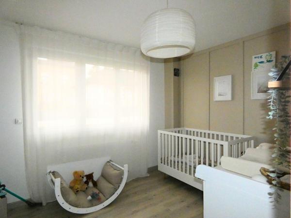 Maison rénovée de 118 m² située près des axes routiers principaux et 15 km de Laval