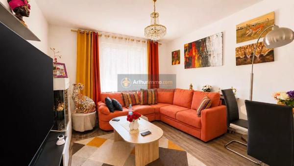 Vente                                                      Appartement
                        
                     3 pièces                      54 m2                     à Fréjus