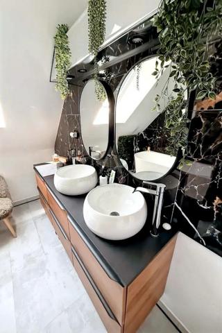 À VENDRE  Superbe maison familiale au cur du Lac de Maine  Angers