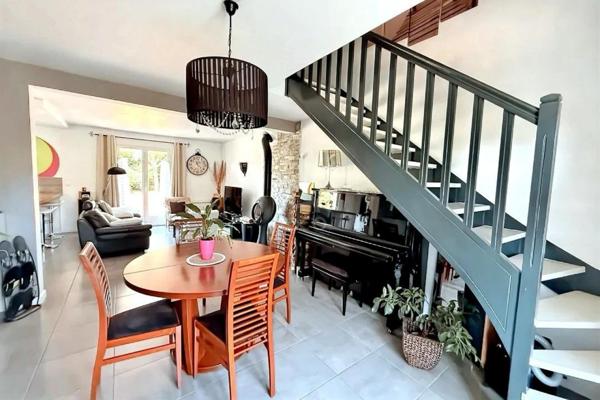 À VENDRE  Superbe maison familiale au cur du Lac de Maine  Angers