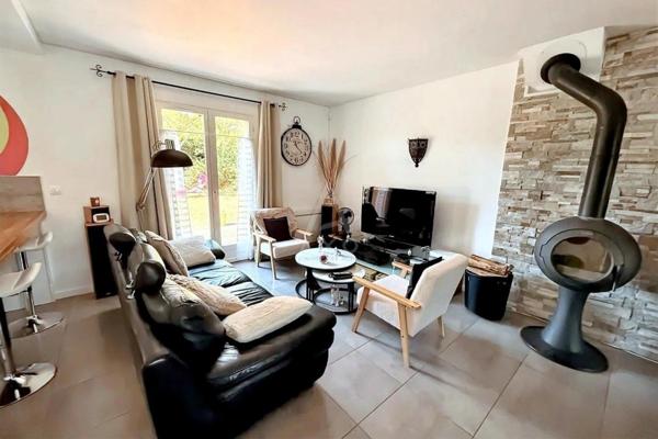 À VENDRE  Superbe maison familiale au cur du Lac de Maine  Angers