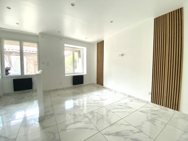 Spécial investisseur / Secteur Tréfilerie - Immeuble clef en main - loué & rénové