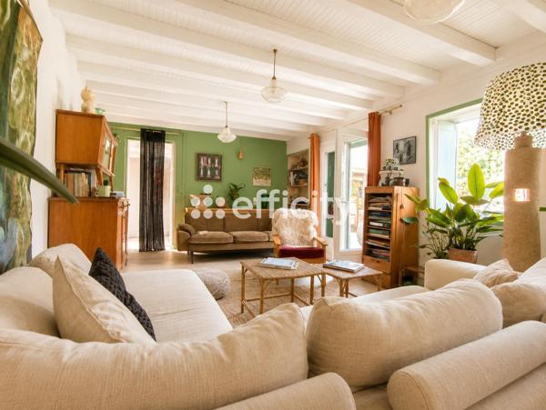 Maison
         7 pièces
        - 140 m² 325 000 € *
