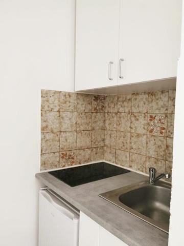 Appartement à louer    1 pièce • 12 m2 Fréjus