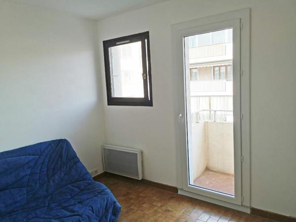 Appartement à louer    1 pièce • 12 m2 Fréjus