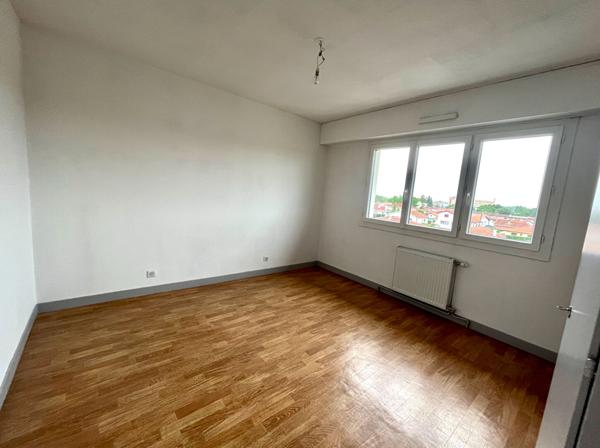 A VENDRE Appartement T2 à Dax - Dernier étage avec terrasse