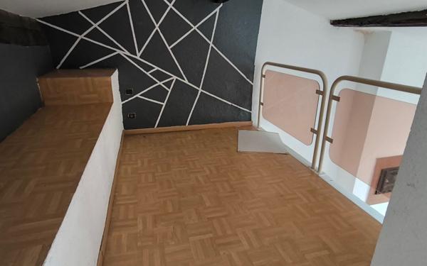 Appartement à vendre    2 pièces • 46 m2 Nîmes