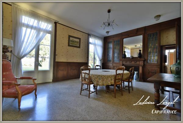 Corps de ferme avec Maison bourgeoise à vendre - Au nord de Soissons (02 Aisne) (14km) – maison de 335 m² hb-6 chambres - Dépendances - Garages – Hangars- Idéal entrepreneur-Artisan - Terrain 1.18ha