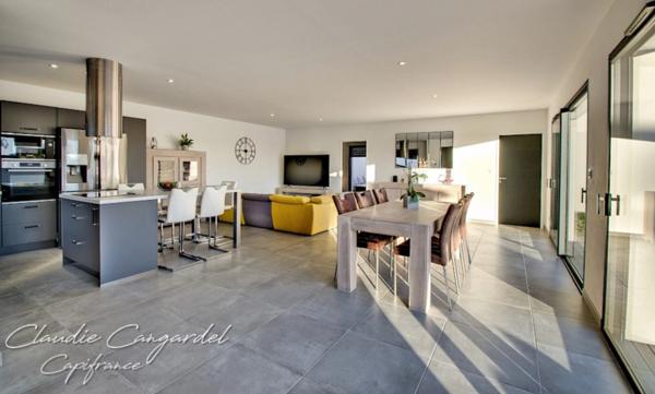 Dpt Charente Maritime (17), à vendre proche de LA ROCHELLE maison P7 de 153,7 m² - Terrain de 568,00 m² - Plain pied