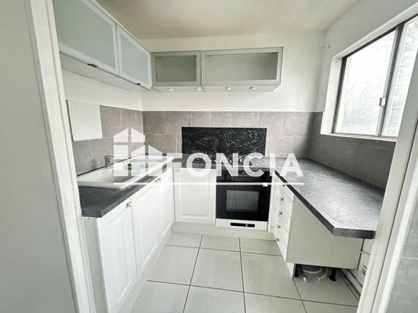 Location Appartement 4 pièces 83 m² - 1 AVENUE GARENNIERE Fresnes 94260