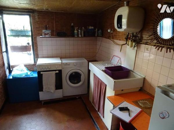 MURS LOCAL COMMERCIAL A VENDRE A LAVAL (53000) BAR + PRESSE