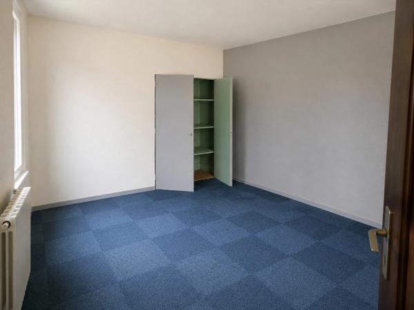 🔥 OPPORTUNITÉ RARE À DARNEY – IMMEUBLE AVEC LOCAL COMMERCIAL ET APPARTEMENT – IDÉAL INVESTISSEUR OU PROFESSIONNEL 🔥