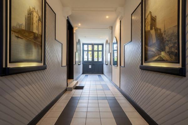 Maison de caractère de 264 m² avec maison secondaire de 64 m² au cœur de la ville de SAUMUR (49)