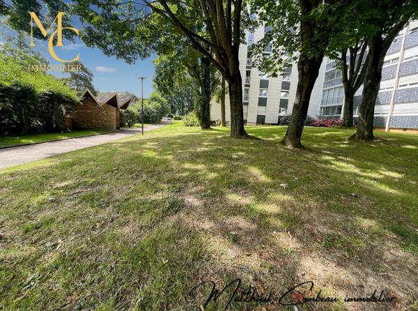 Vélizy-Villacoublay (78140) Appartement 2 pièces Quartier LOUVOIS