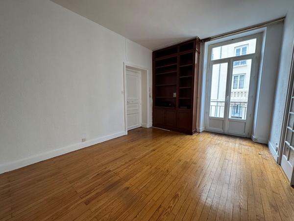 Location
                Appartement67,94 m² - 4 Pièces -
                    CLERMONT FERRAND (63000)