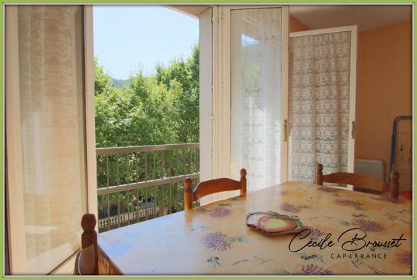 Appartement T2 avec balcon en plein cœur d'Amélie-les-Bains – Emplacement privilégié