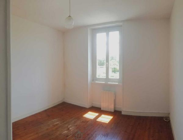 CHARENTAISE, 95M², 3 CHAMBRES, JARDIN, GRANDES DEPENDANCES